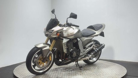 Kawasaki Z1000 2006 28K NAKED 1000CC NEW MOT RECENTLY SERVICED CLEAN BIKE 6