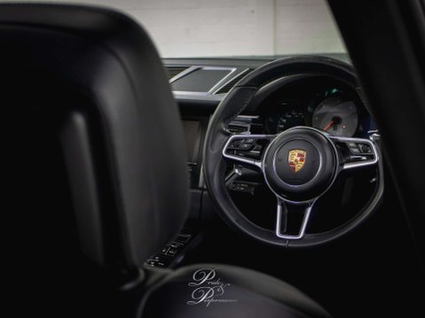 Porsche Macan 3.0 Macan S D Semi-Auto 4WD 5dr 33