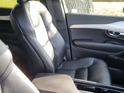 Volvo XC90 D5 POWERPULSE MOMENTUM AWD 24