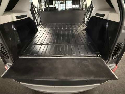 Land Rover Discovery 3.0 Discovery SE SD6 Auto 4WD 23