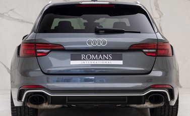 Audi RS4 Avant Carbon Edition 5