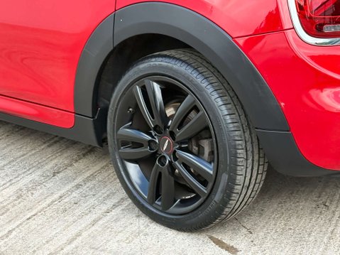 Mini Hatch 1.5 Cooper Auto 5dr 33