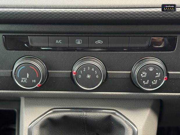 Volkswagen Transporter Kombi SWB [SOLD SM] L1H1 Highline Air Con Alloys Camera Sensors NO VAT SELE 35