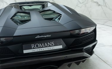 Lamborghini Aventador S LP 740-4 ROADSTER 30