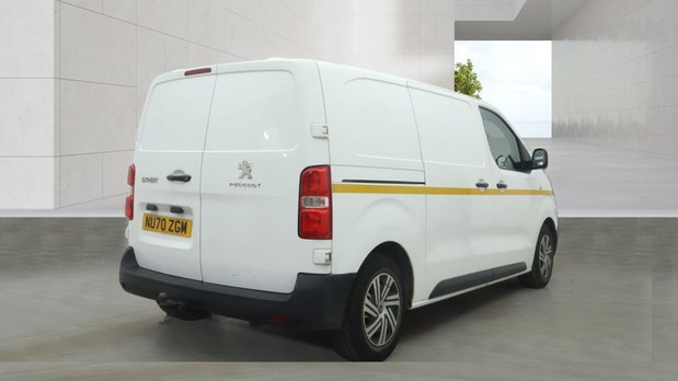 Peugeot Expert MWB L2H1 Low Roof Professional 2700 Air Con Tow Bar EURO 6 NO VAT 4
