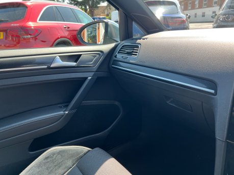 Volkswagen Golf 2.0 TSI R Hatchback 5dr Petrol DSG 4Motion Euro 6 (s/s) (310 ps) 33