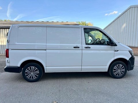 Volkswagen Transporter 2.0 TDI T32 Startline DSG FWD SWB Euro 6 (s/s) 5dr 3