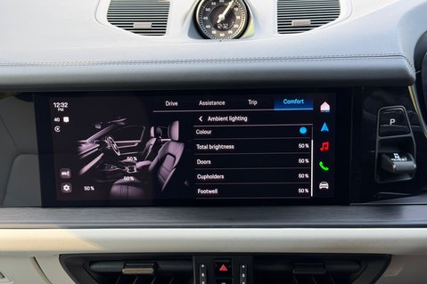 Porsche Cayenne V6 E-HYBRID BLACK EDITION -MATRIX LEDS -360 CAMS -WHITE LEATHER INTERIOR 59