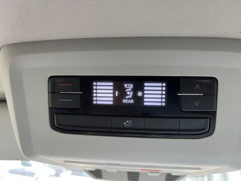 Volkswagen Transporter Shuttle 2.0 TDI SE DSG LWB Euro 6 (s/s) 5dr 18