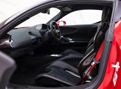 Ferrari SF90 Stradale 13