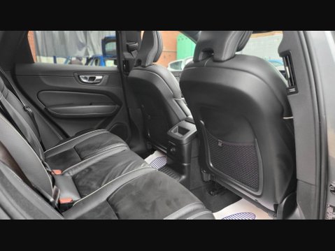 Volvo XC60 T8 TWIN ENGINE R-DESIGN PRO AWD 18