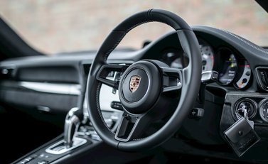 Porsche 911 (991.2) GT3 11