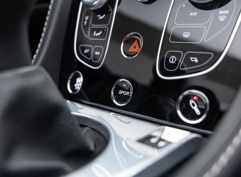 Aston Martin V12 Vantage S ROADSTER 31