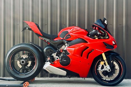 Ducati Panigale V4S Gen 2 1