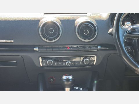 Audi RS3 2.5 RS 3 Sportback Nav Quattro Semi-Auto 4WD 5dr 19