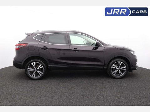 Nissan Qashqai 1.3 Qashqai N-Connecta DiG-T 5dr 8