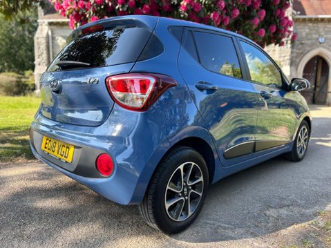 Hyundai i10 PREMIUM 15