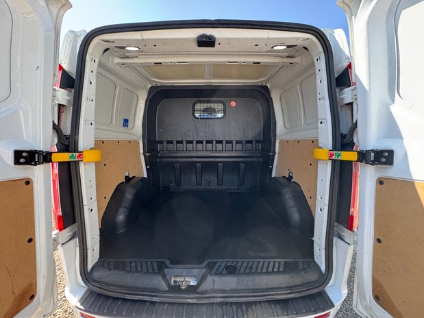 Ford Transit Custom Crew Cab AUTO SWB L1H1 Limited 320 A/C Alloys Cam Nav Sensors EURO 6 10