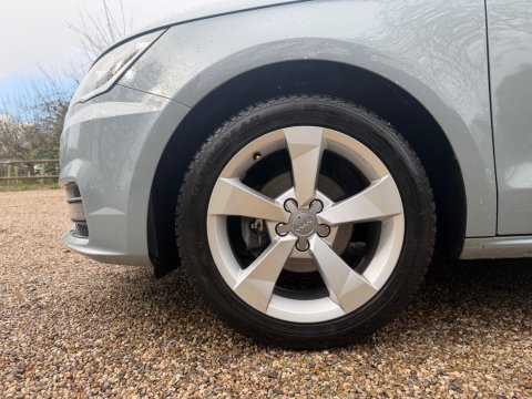 Audi A1 1.0 TFSI Sport Euro 6 (s/s) 3dr (Nav) 23