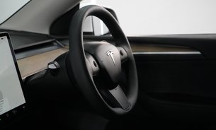 Tesla Model Y LONG RANGE AWD GROK AI Sexy Knob controller Adaptive LEDs Panoramic Roof 15
