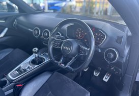 Audi TT 2.0 TDI ULTRA S LINE 22