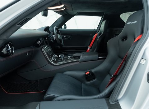 Mercedes-Benz SLS AMG GT 18