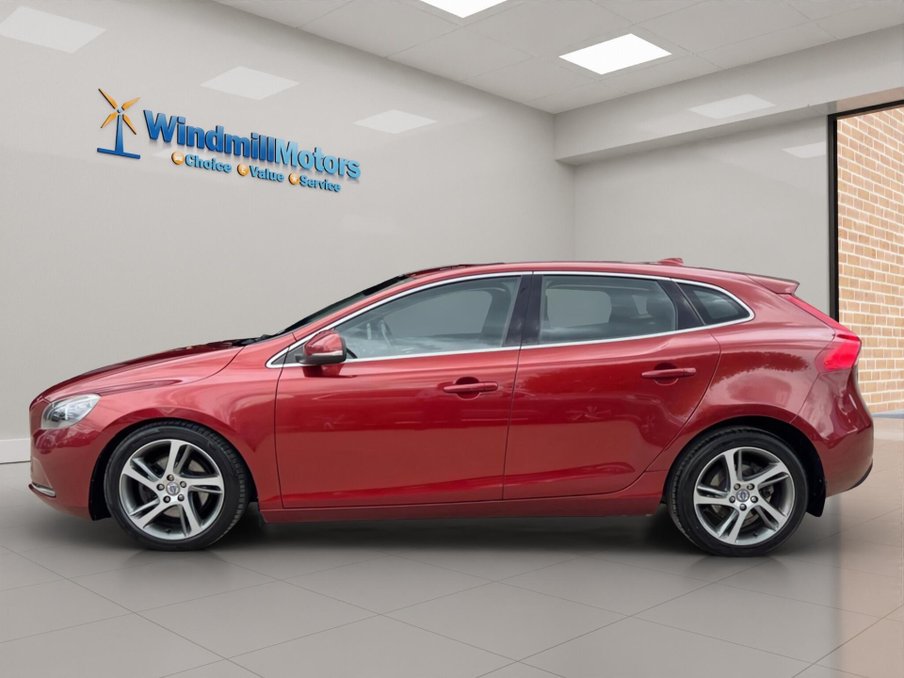 2015 Volvo V40 — image 8