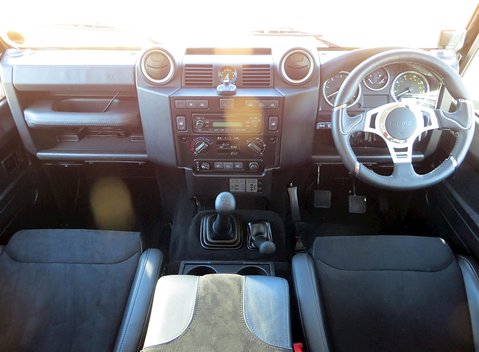 Land Rover Defender 90 XS 14