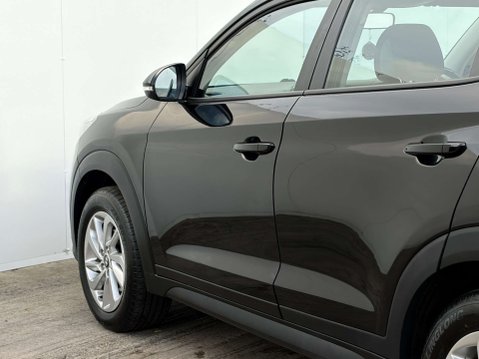Hyundai TUCSON 2.0 Tucson SE Nav Blue Drive 2WD CRDi 5dr 37