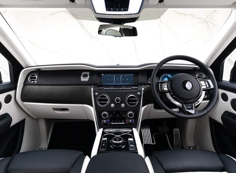 Rolls-Royce Cullinan V12 14