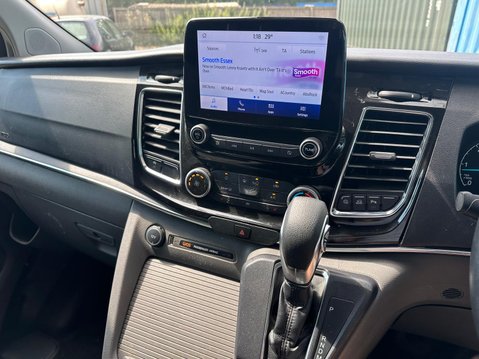 Ford Tourneo Custom 320 TITANIUM ECOBLUE 17