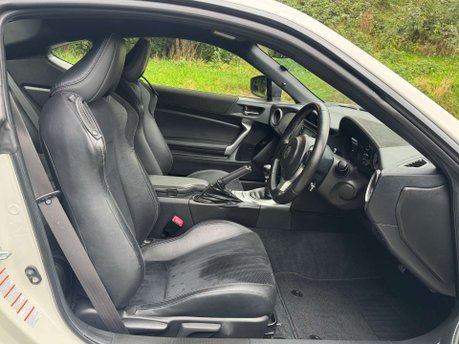 Toyota GT86 2.0 GT86 Professional D-4S 2dr 28