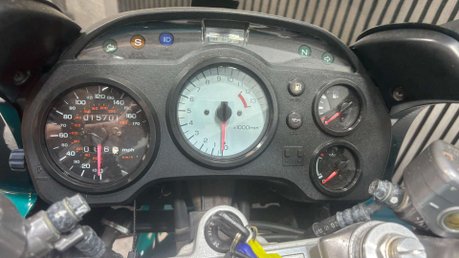 Honda VFR 1997 ONLY 15K GREAT LOOKING LIGHT PROJECT BIKE CLASSIC TOURER 750CC 24