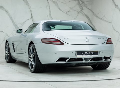 Mercedes-Benz SLS AMG 16