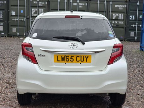 Toyota Yaris 1.33 Dual VVT-i Design Hatchback 5dr Petrol Multidrive S Euro 6 (99 ps) 12
