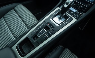 Porsche 911 50TH ANNIVERSARY EDITION (991) 19