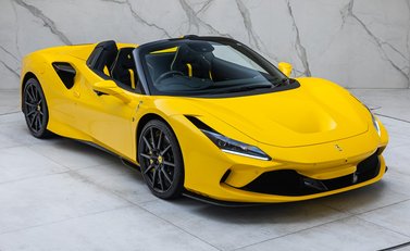 Ferrari F8 SPIDER 11