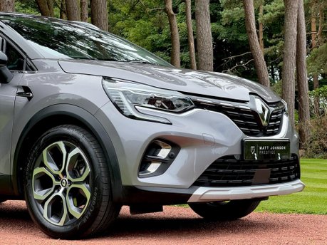 Renault Captur TECHNO E-TECH 5