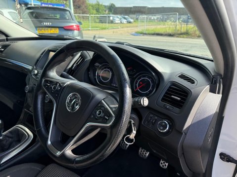 Vauxhall Insignia 2.0 CDTi ecoFLEX SRi Nav Euro 5 (s/s) 5dr 12