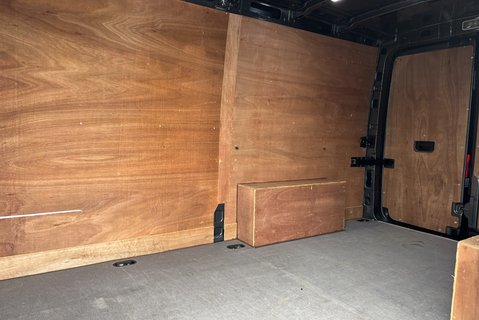 Volkswagen Crafter CR35 L2 H1 Mwb Lr 177 ps Tdi Trendline DSG Panel Van 9