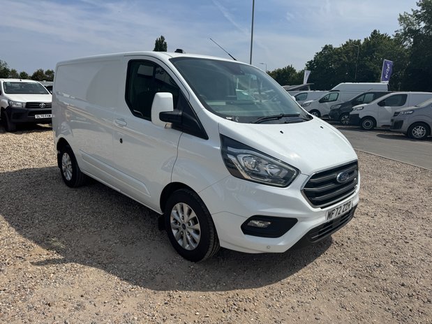 Ford Transit Custom SWB L1H1 [SOLD CR] Low Roof Limited 300 Air Con Cam EURO 6 NO VAT 4