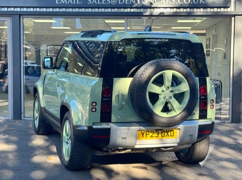 Land Rover Defender 75TH LIMITED EDITION 4