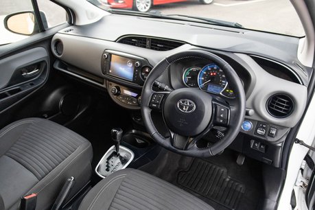 Toyota Yaris VVT-I DESIGN M-DRIVE S TSS