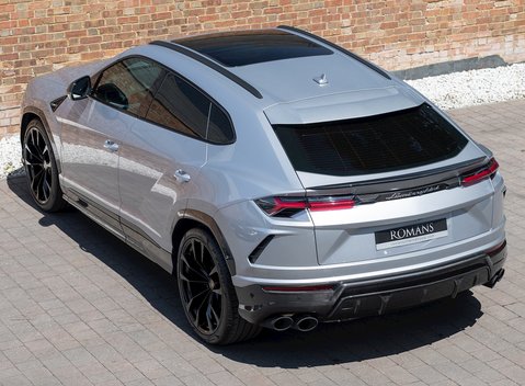 Lamborghini Urus 8