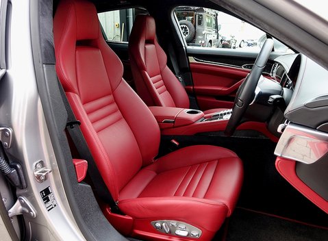Porsche Panamera Turbo S 13
