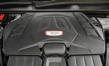 Porsche Cayenne Turbo (New Model) 29