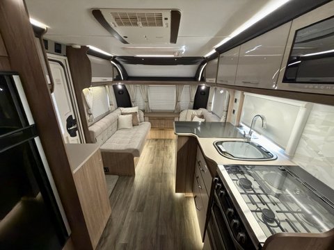 Coachman Laser Xcel 875 Kingsham 30th Special Edition 32