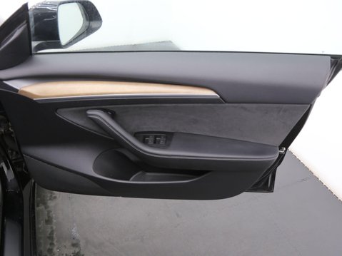 Tesla Model 3 Standard Range Plus Auto RWD 4dr 13