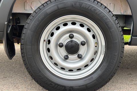 Ford Transit 350 L3H2 130 ps DCIV - Air Con / Sat Nav 29