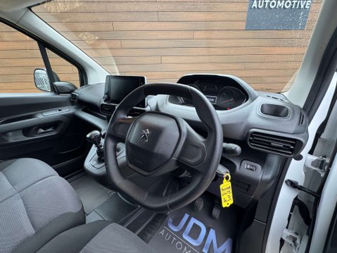 Peugeot Partner 1.5 Partner Professional Premium Blue HDi 30